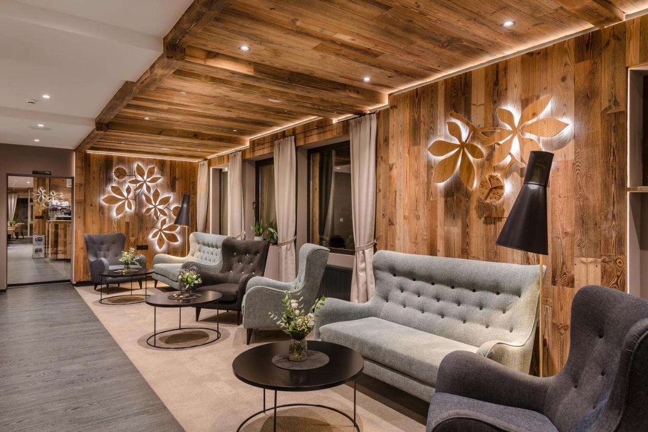 Mondi Hotel Tscherms ภายนอก รูปภาพ